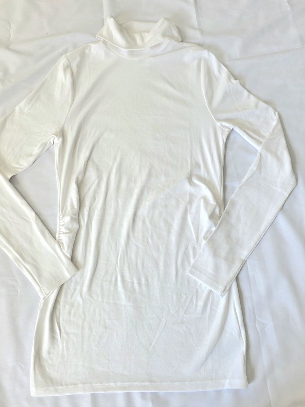 Gap Maternity White Long Sleeve Turtleneck Top Size S EUC Layering Basic